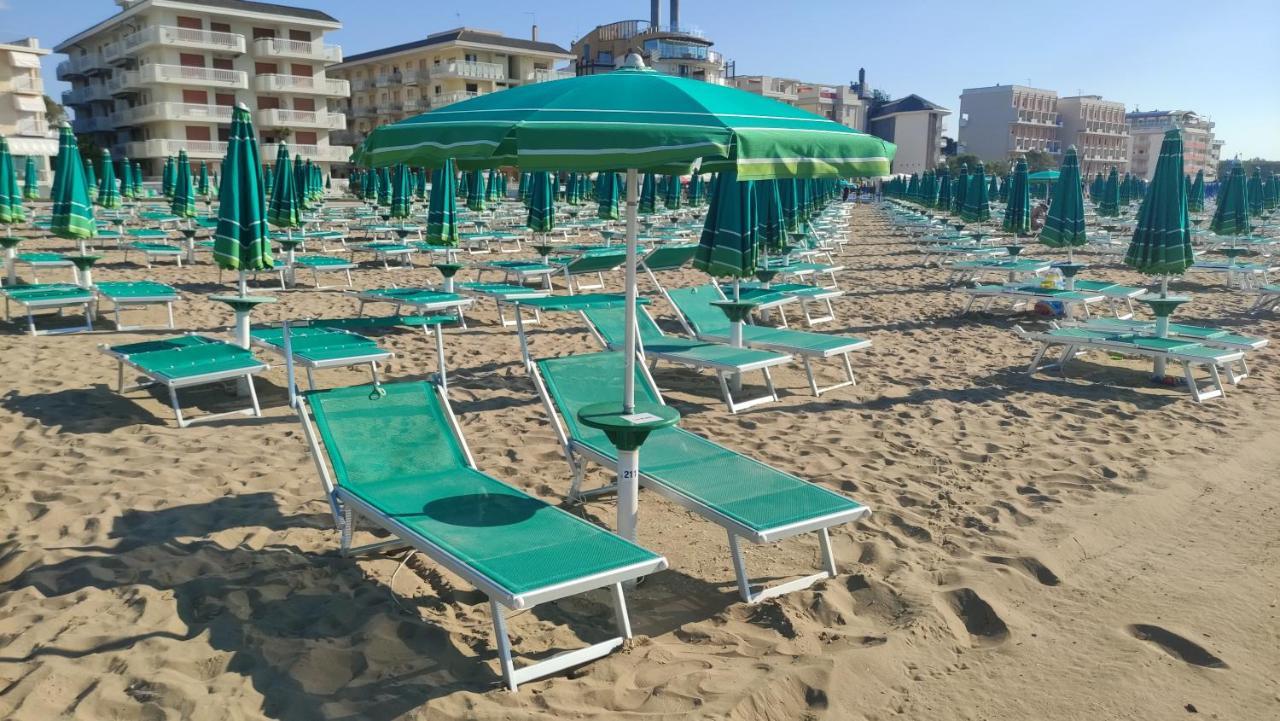 Le Petit Hotel Lido di Jesolo Exterior photo